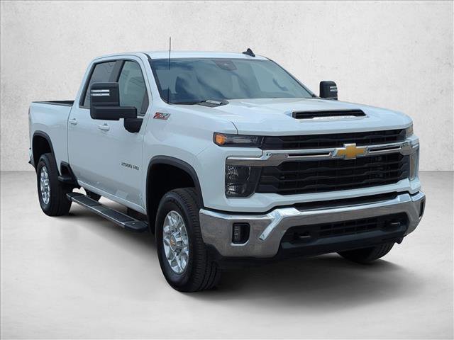 Used 2024 Chevrolet Silverado 2500 LT image 3
