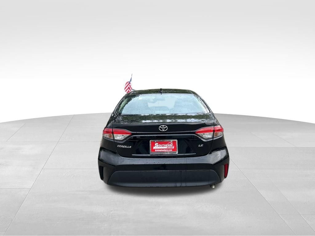 Used 2023 Toyota Corolla LE image 4
