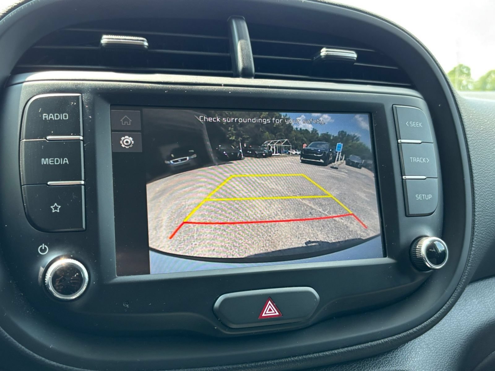 Used 2025 Kia Soul LX w/ LX Technology Package FWD image 17
