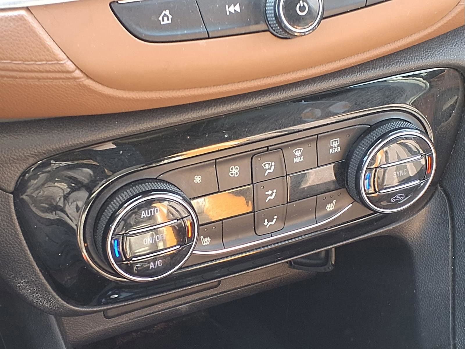 Used 2021 Buick Encore GX Essence w/ Experience Buick Package image 8