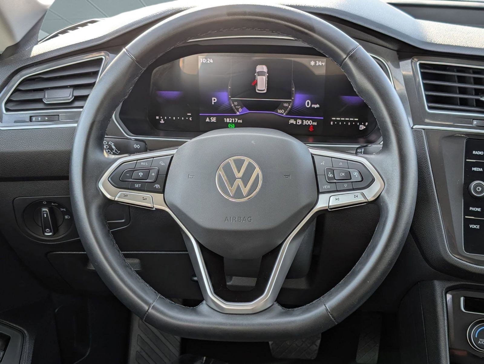 Used 2024 Volkswagen Tiguan SE image 17