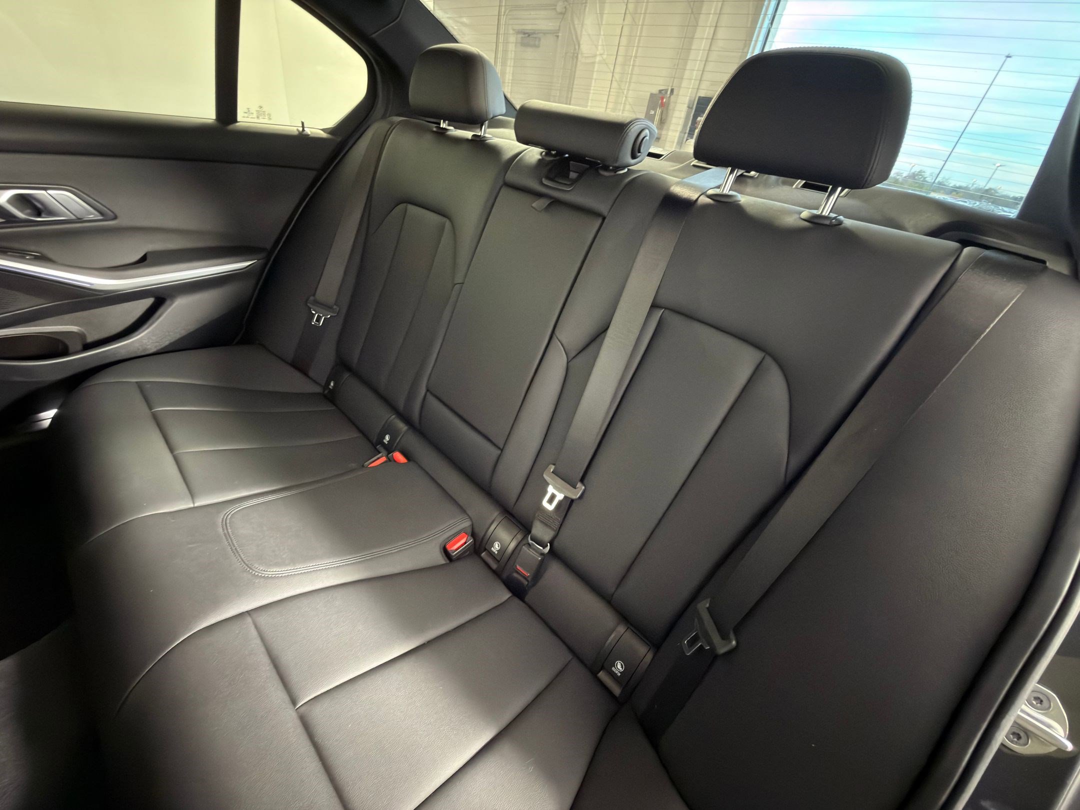 Used 2021 BMW 330i Sedan w/ M Sport Package image 29