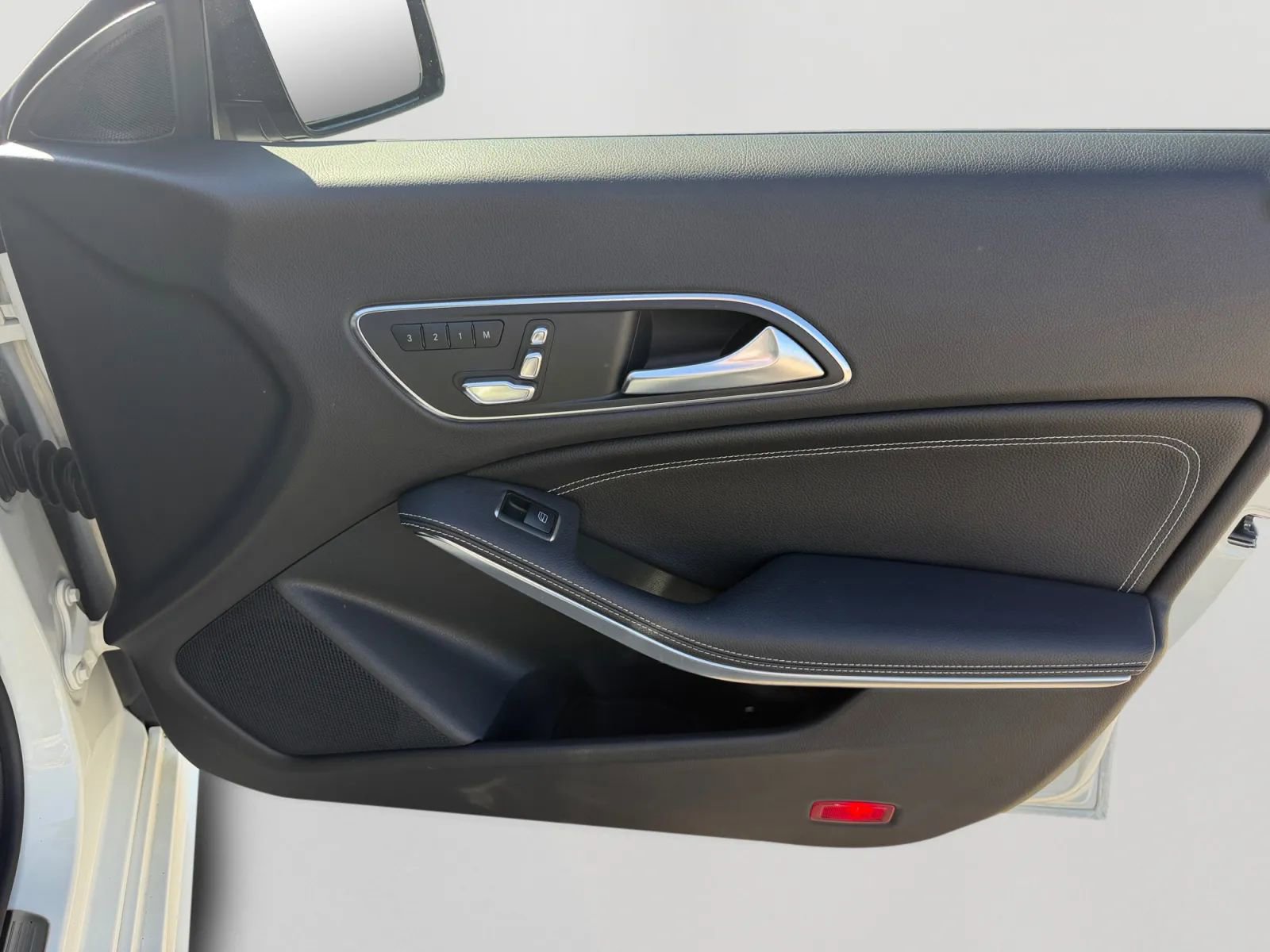 Used 2018 Mercedes-Benz CLA 250 image 33