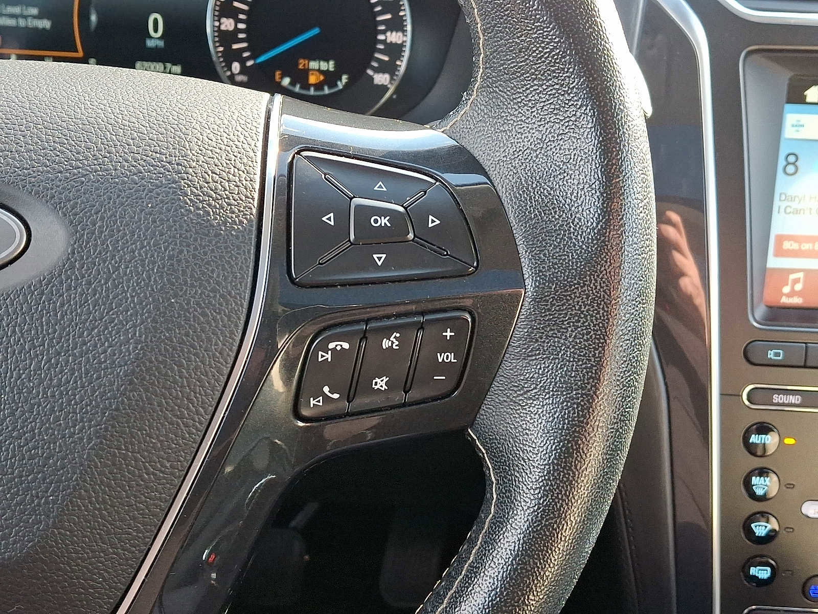 Certified 2018 Ford Explorer Platinum image 23