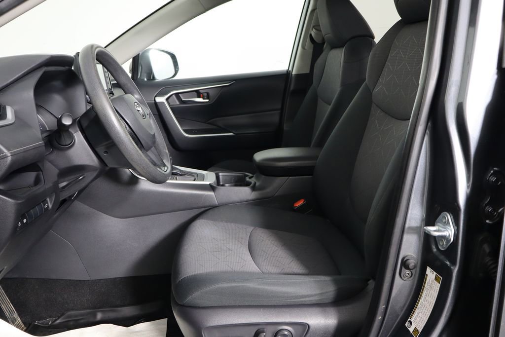Used 2019 Toyota RAV4 XLE FWD image 14