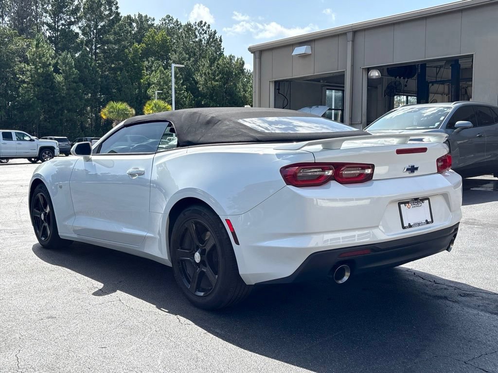 Used 2023 Chevrolet Camaro LT RWD image 7
