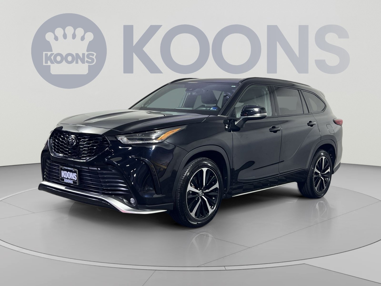 Used 2022 Toyota Highlander XSE AWD/4WD image 1