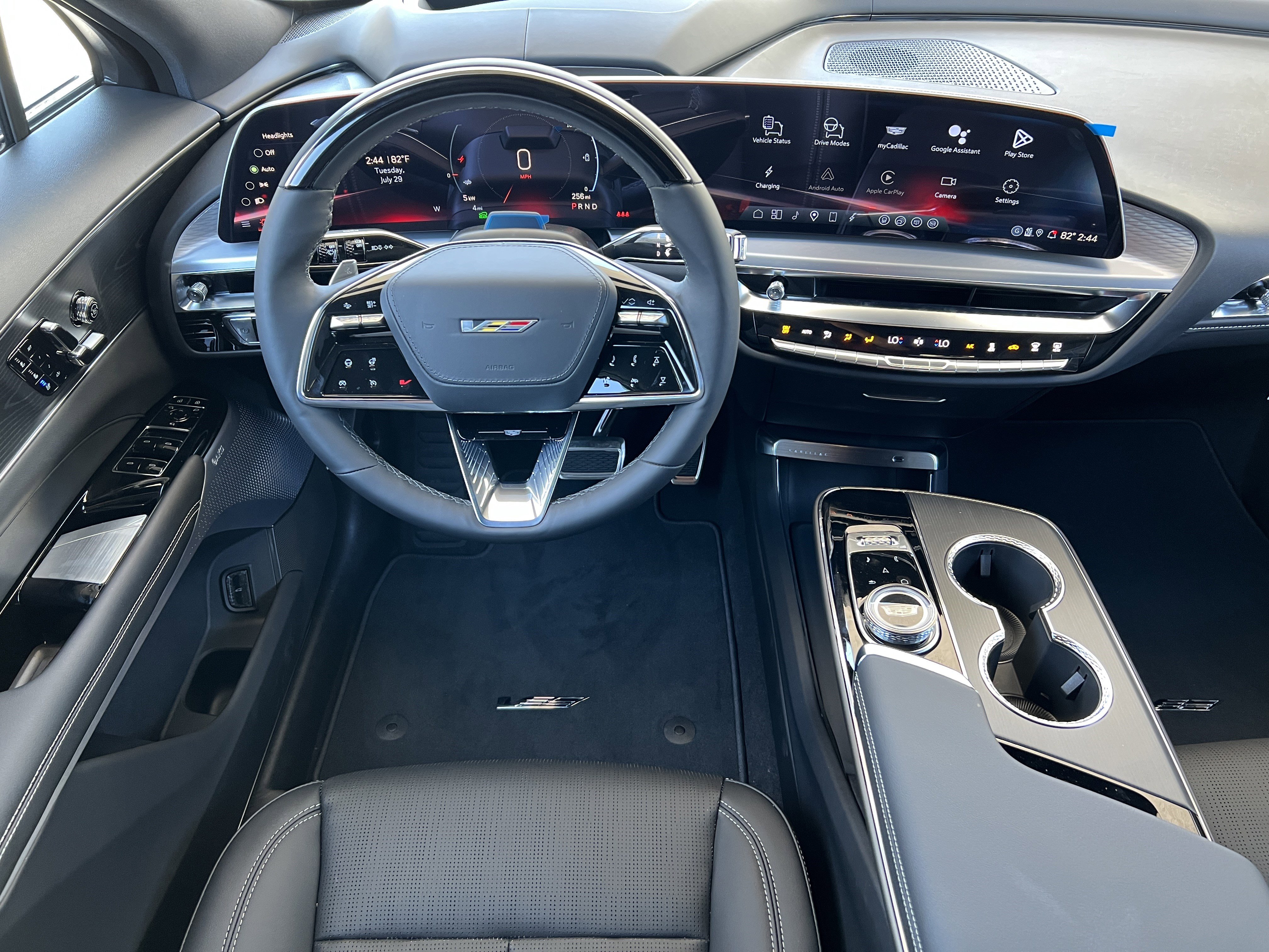 New 2026 Cadillac Lyriq V image 33