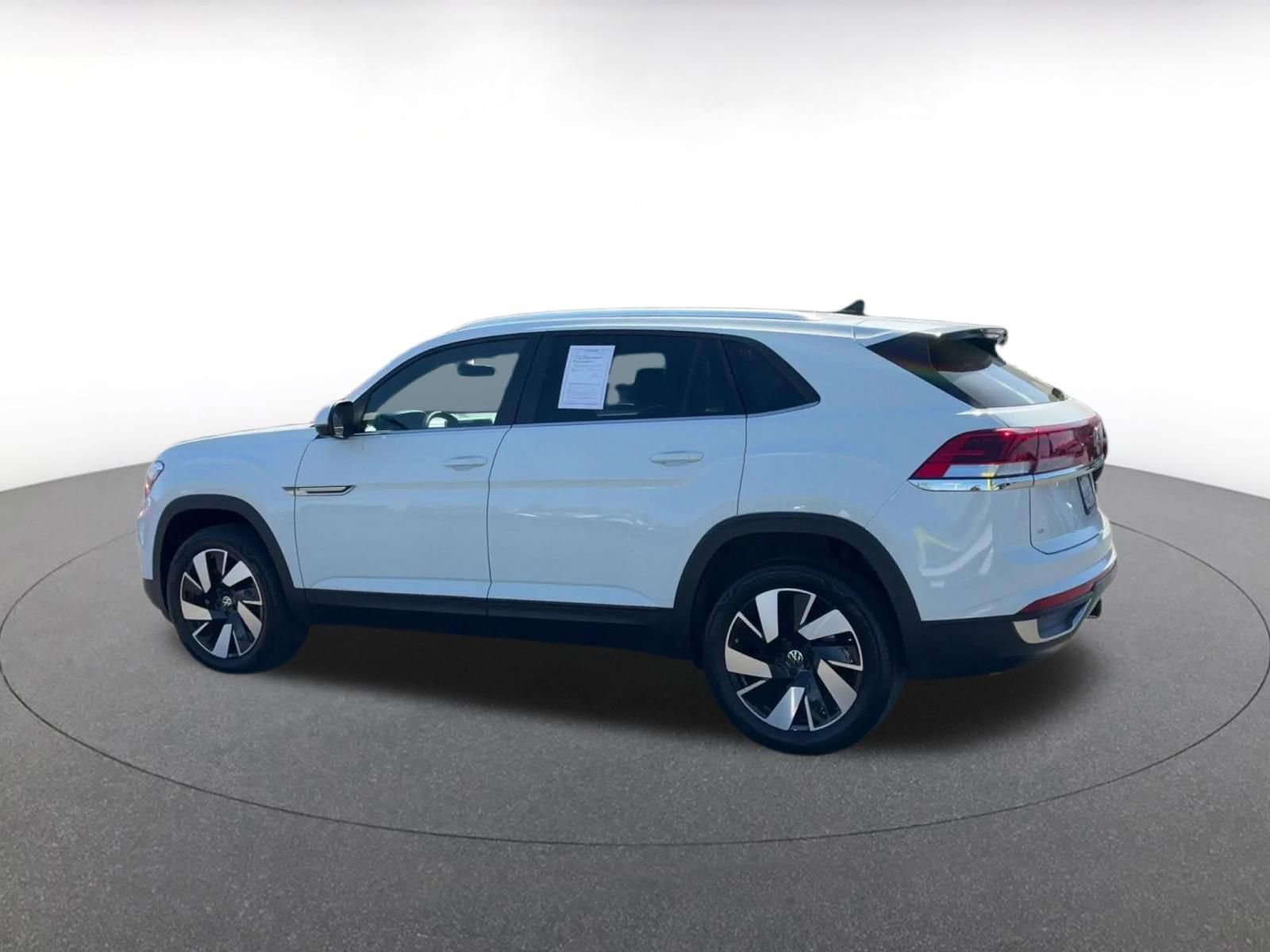 Used 2025 Volkswagen Atlas Cross Sport SE image 10