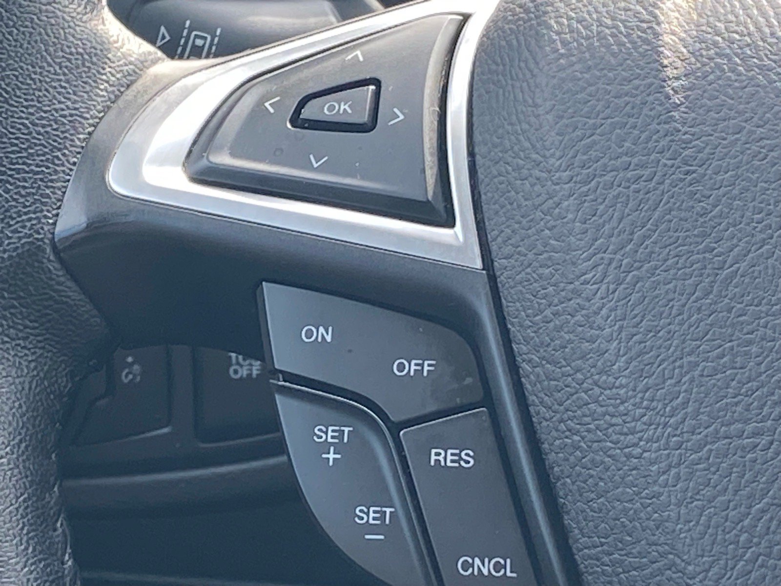 Certified 2023 Ford Edge SEL AWD/4WD image 7
