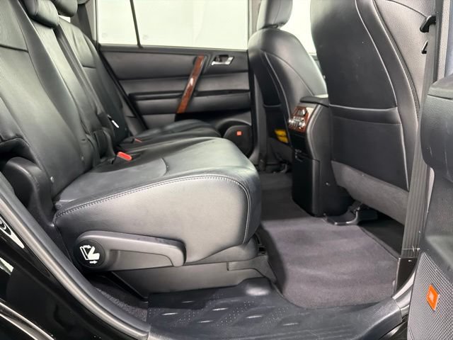 Used 2013 Toyota Highlander Limited AWD/4WD image 23