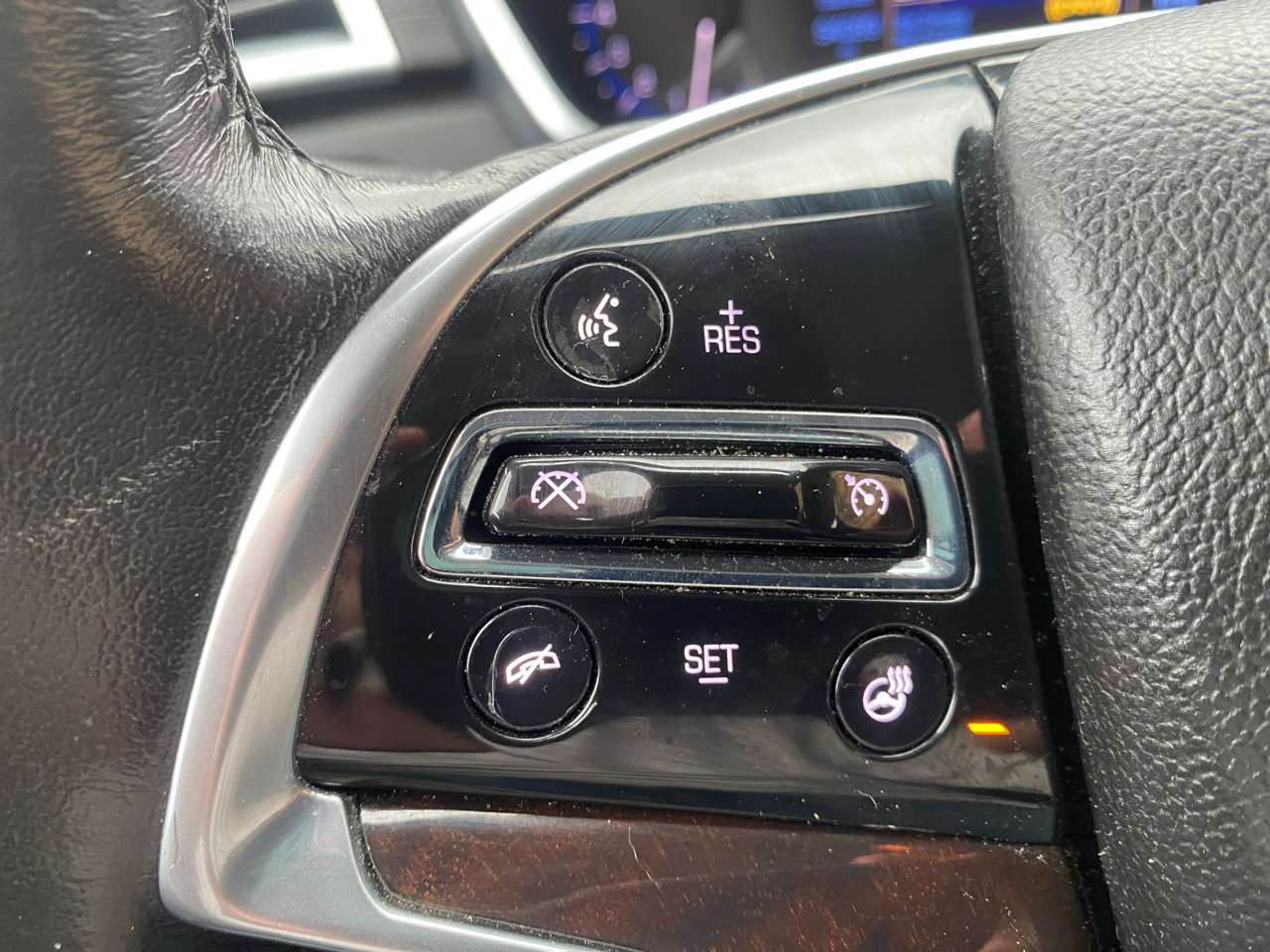 Used 2016 Cadillac SRX Luxury image 15