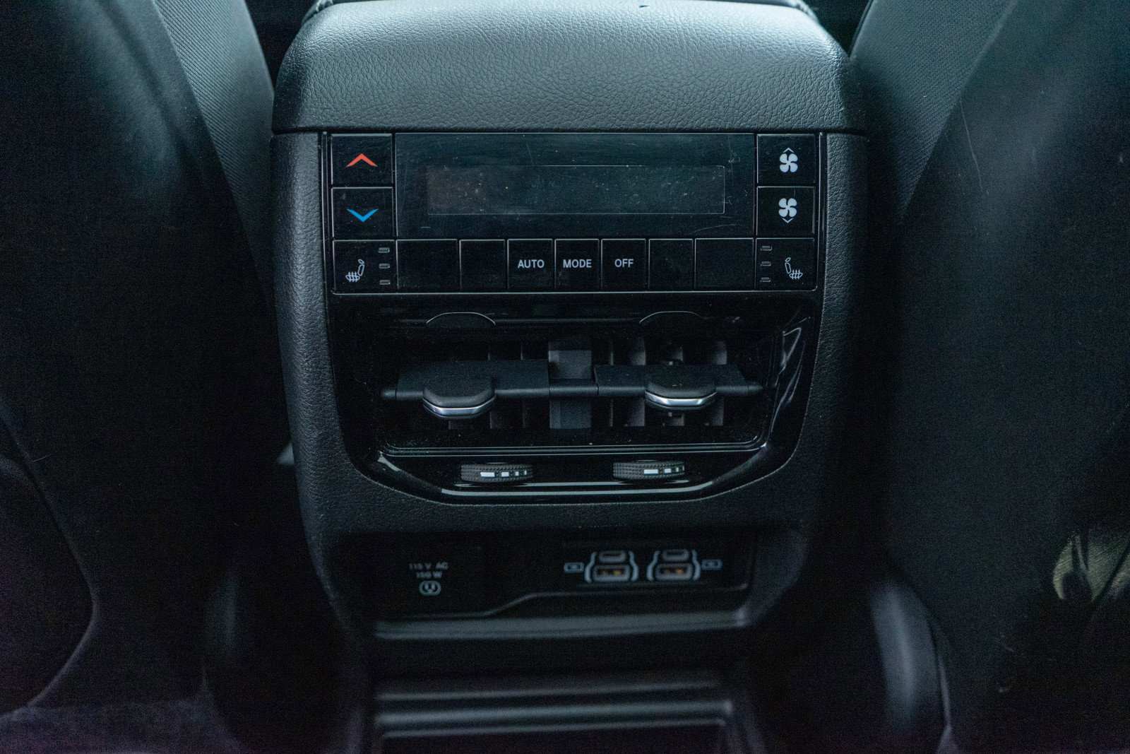 Used 2023 Jeep Grand Cherokee L Limited w/ Luxury Tech Group II image 29