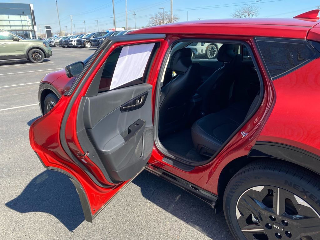 New 2025 Kia EV6 Wind image 27