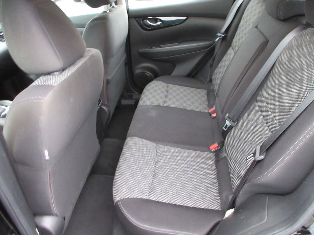 Used 2017 Nissan Rogue Sport SV AWD/4WD image 15