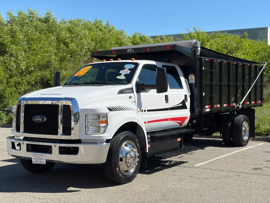 Used 2017 Ford F650 2WD Crew Cab Super Duty image 4