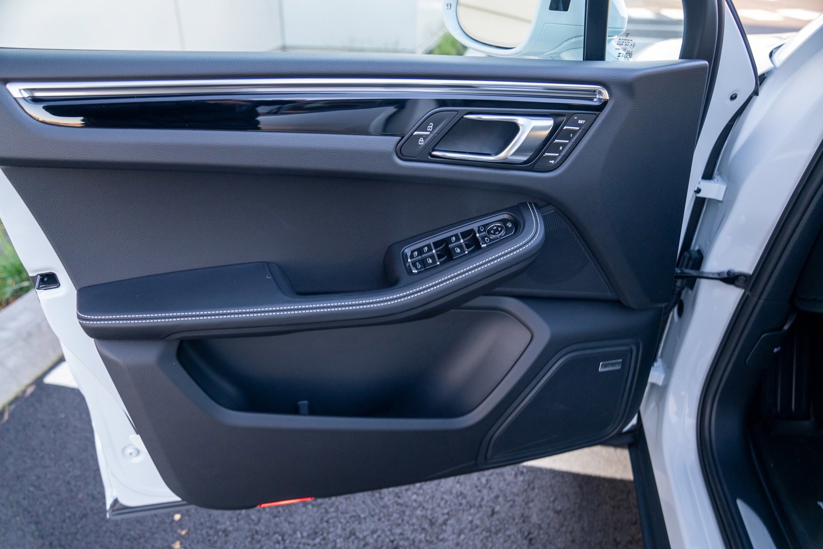 New 2026 Porsche Macan S image 10