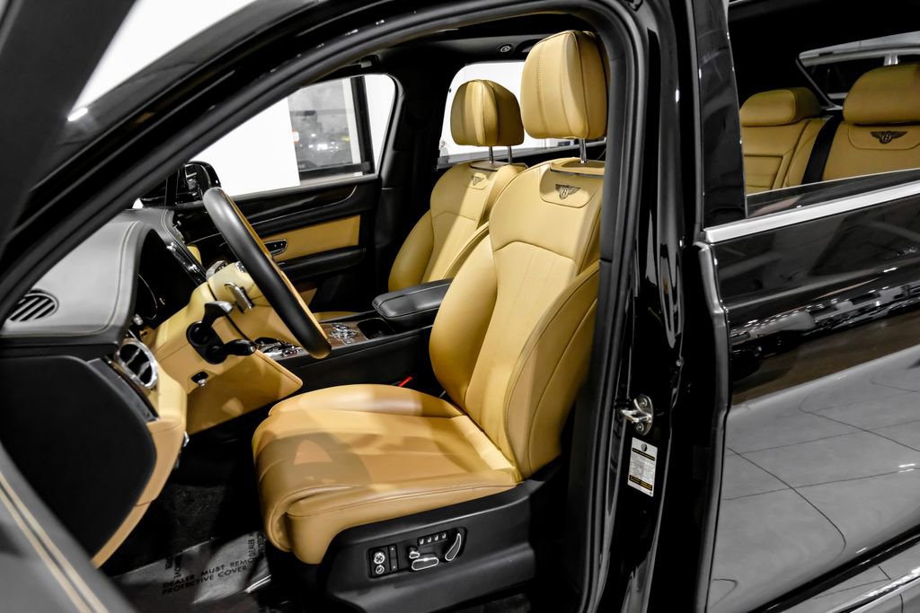 Used 2019 Bentley Bentayga image 24