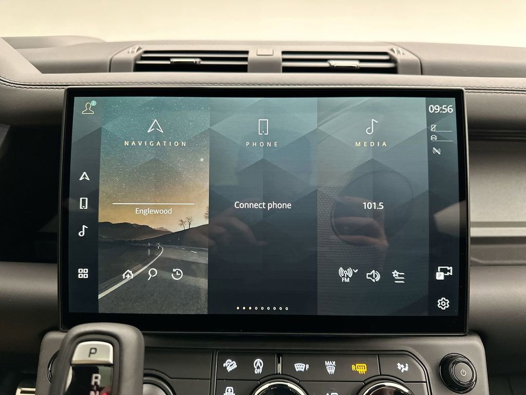 New 2026 Land Rover Defender 110 OCTA AWD/4WD image 24