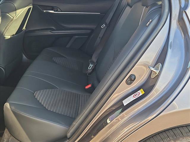 Used 2018 Toyota Camry SE FWD image 16