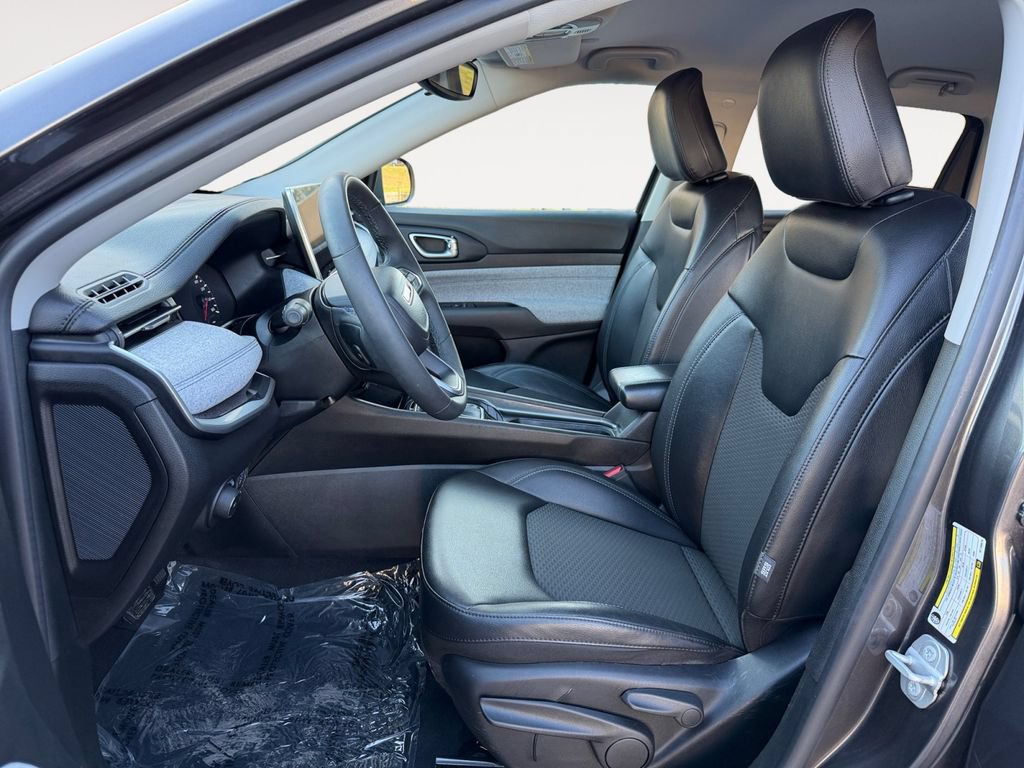 Used 2022 Jeep Compass Latitude FWD image 14