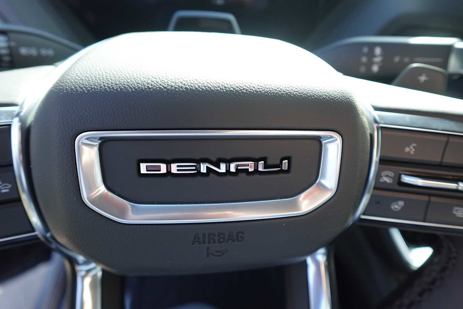 New 2026 GMC Yukon Denali w/ Denali Reserve Package image 16