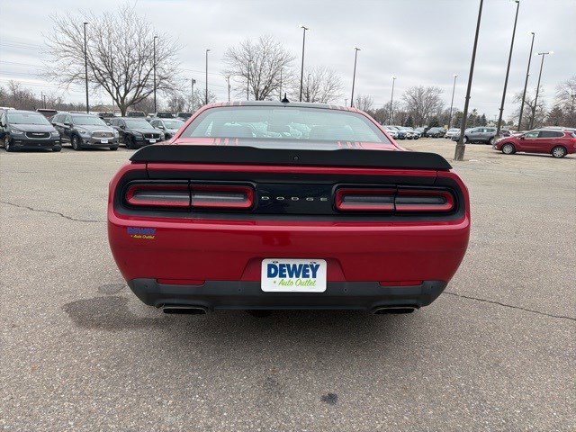 Used 2016 Dodge Challenger R/T image 4