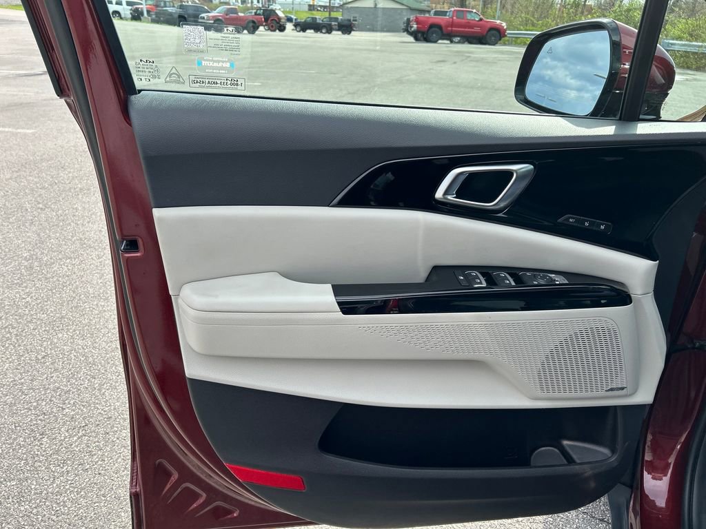 Used 2024 Kia Carnival SX Prestige image 22