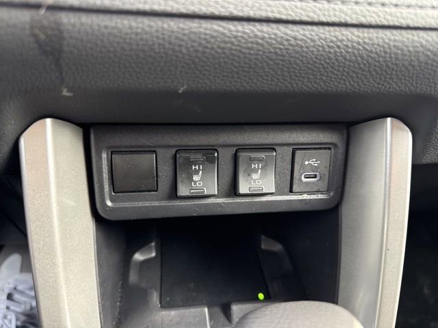 Used 2025 Toyota Corolla Cross XLE image 20