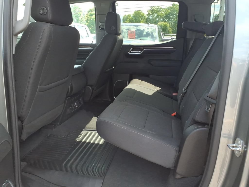 Certified 2023 Chevrolet Silverado 1500 LT AWD/4WD image 9
