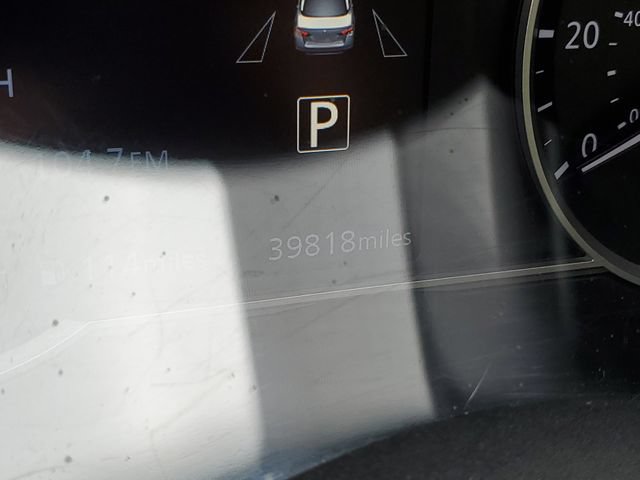Used 2023 Nissan Versa SV FWD image 8