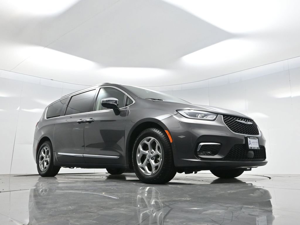 Used 2023 Chrysler Pacifica Limited image 55
