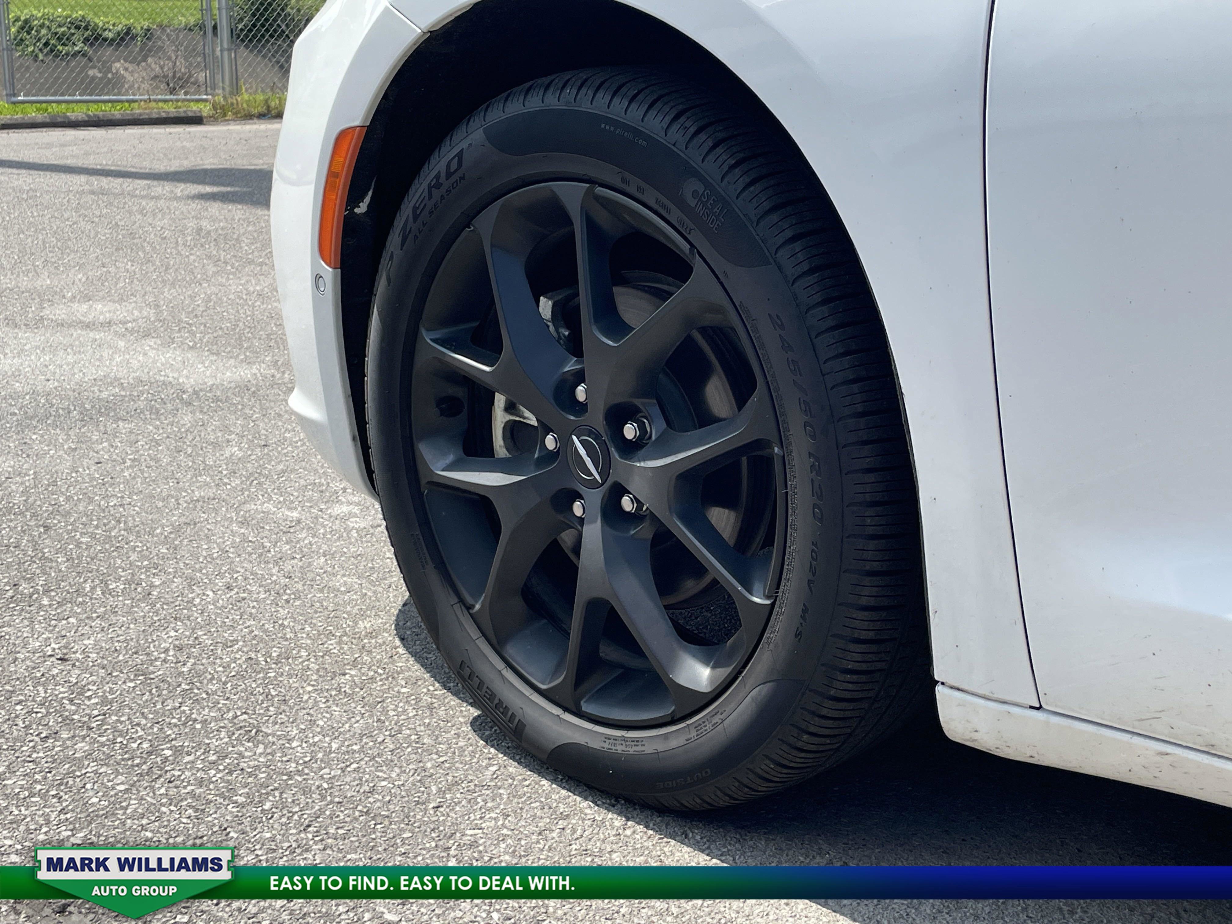 Used 2024 Chrysler Pacifica Limited w/ S Appearance Package image 28