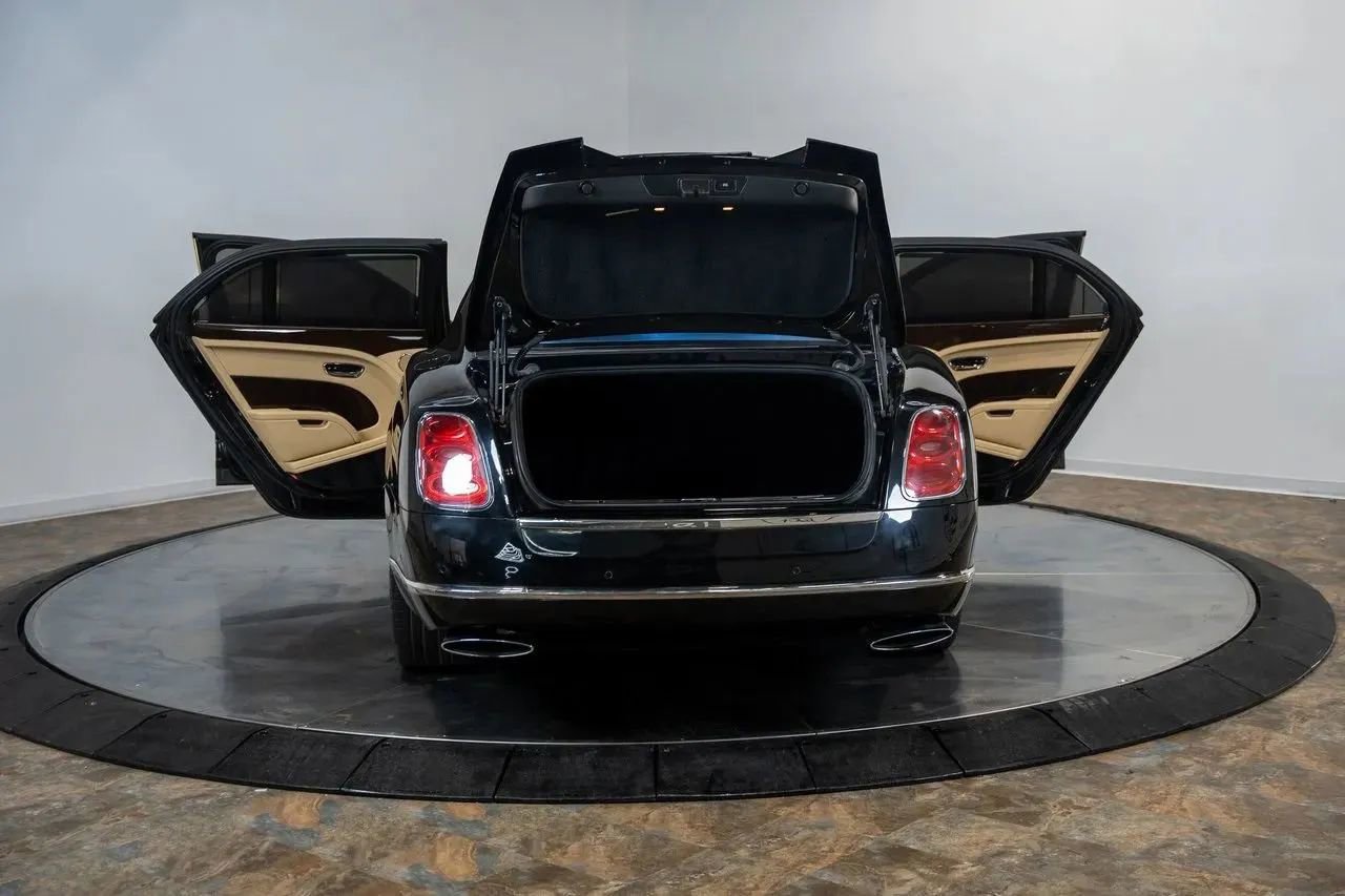 Used 2011 Bentley Mulsanne RWD image 28
