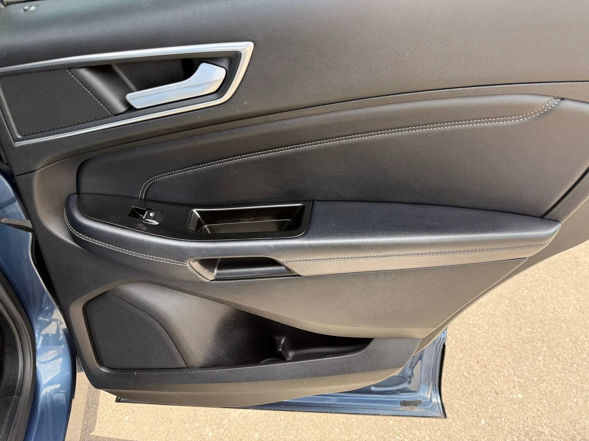 Used 2018 Ford Edge Titanium w/ Equipment Group 302A AWD/4WD image 21