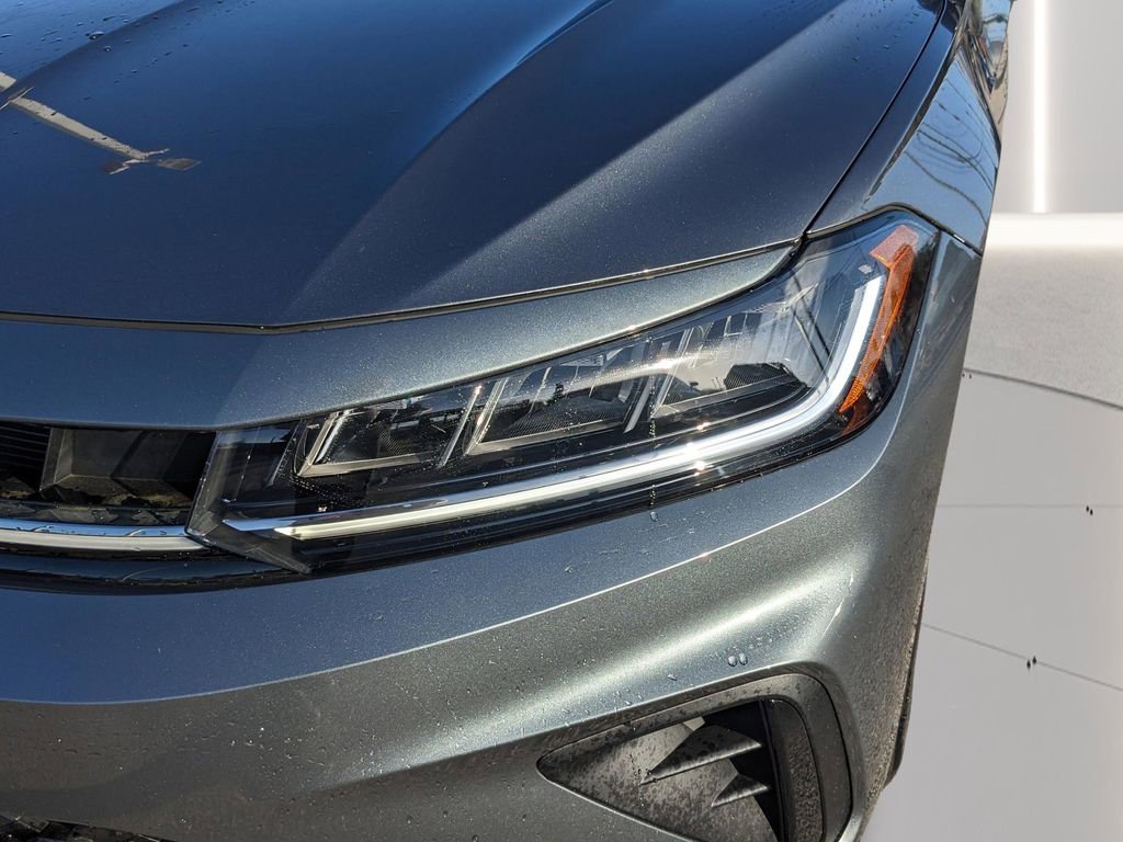 Certified 2025 Volkswagen Jetta Sport image 7