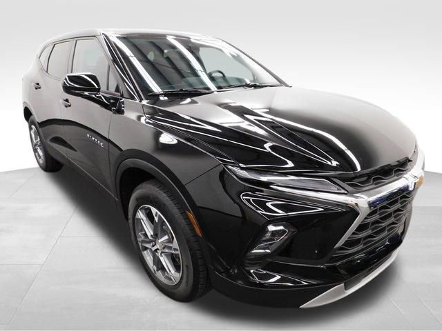 Used 2025 Chevrolet Blazer LT image 13