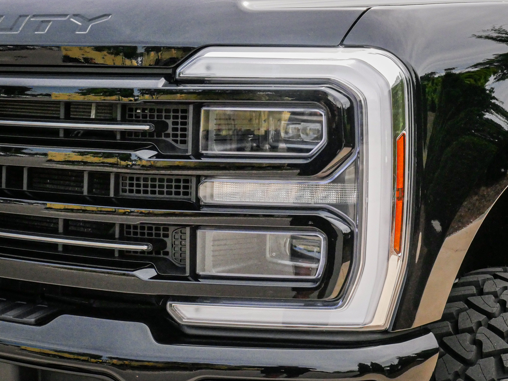 Used 2025 Ford F250 Platinum AWD/4WD image 6