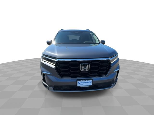 Used 2024 Honda Pilot Touring image 3