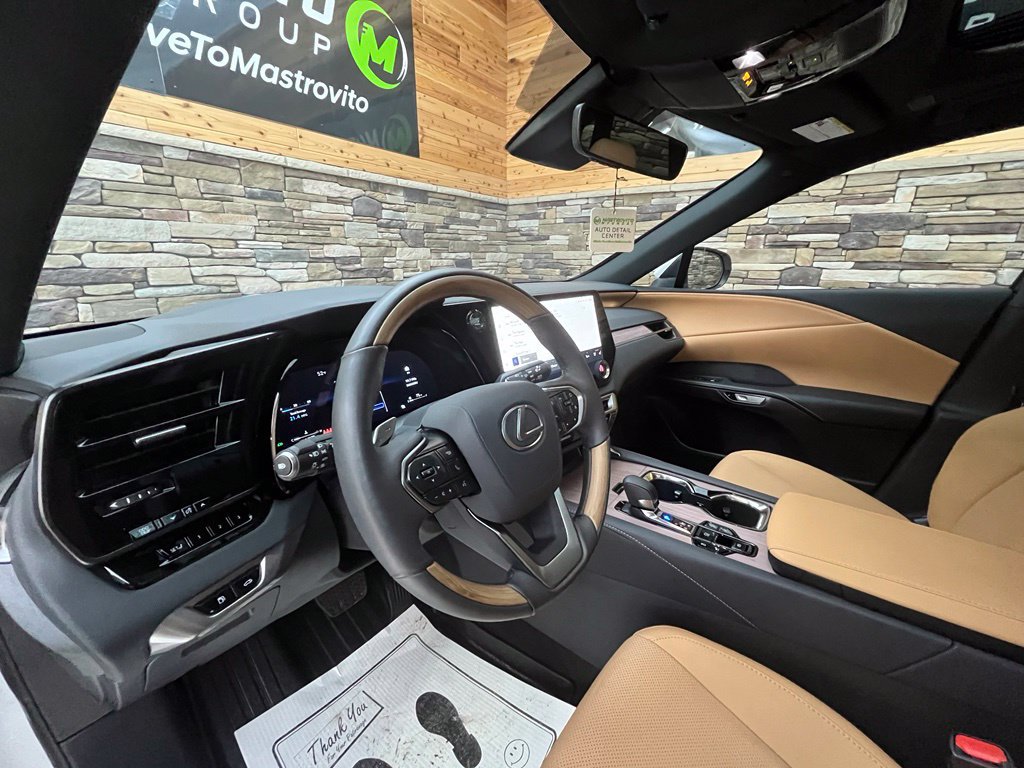 Used 2025 Lexus RX 350 Premium w/ Kick Sensor & Tow Package AWD/4WD image 18