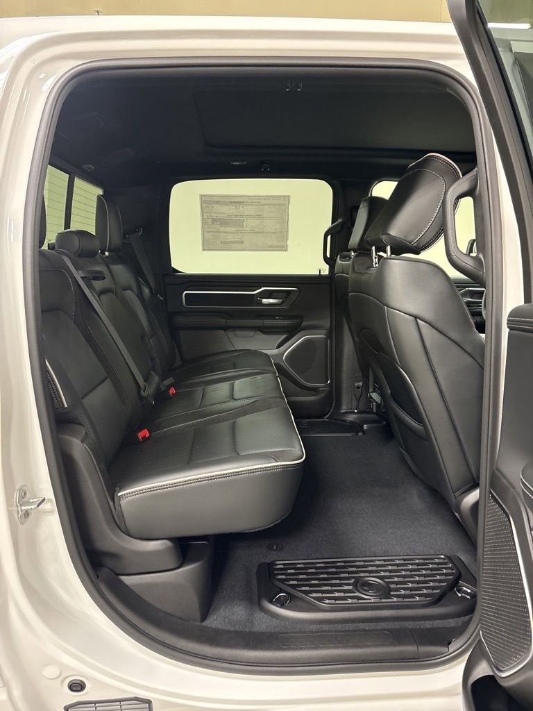 New 2026 RAM 1500 Laramie AWD/4WD image 33