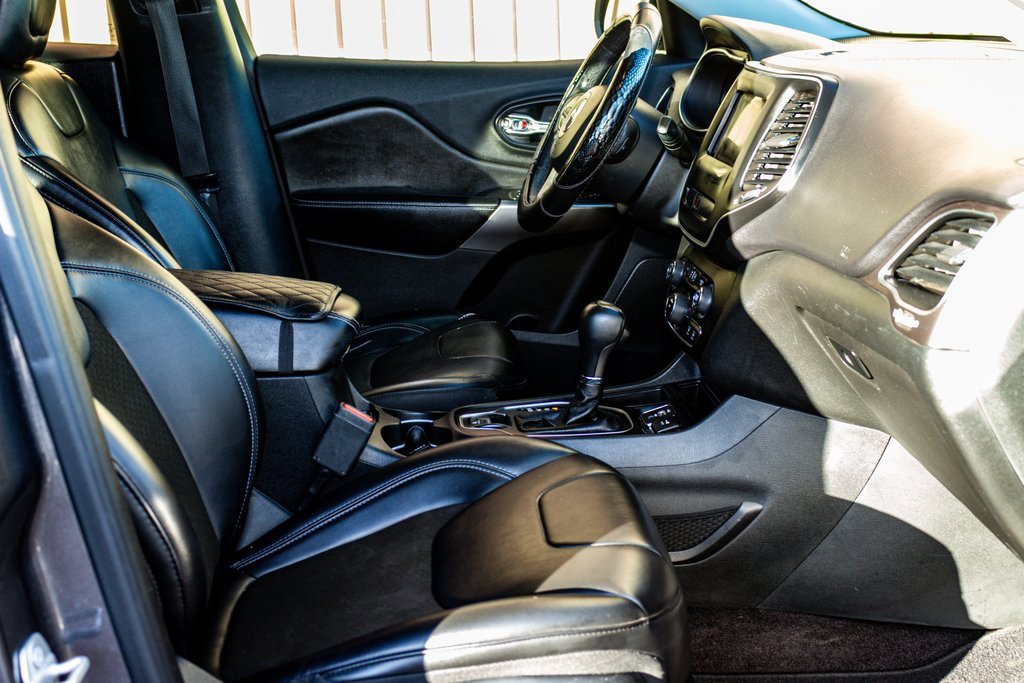 Used 2019 Jeep Cherokee Latitude Plus image 22