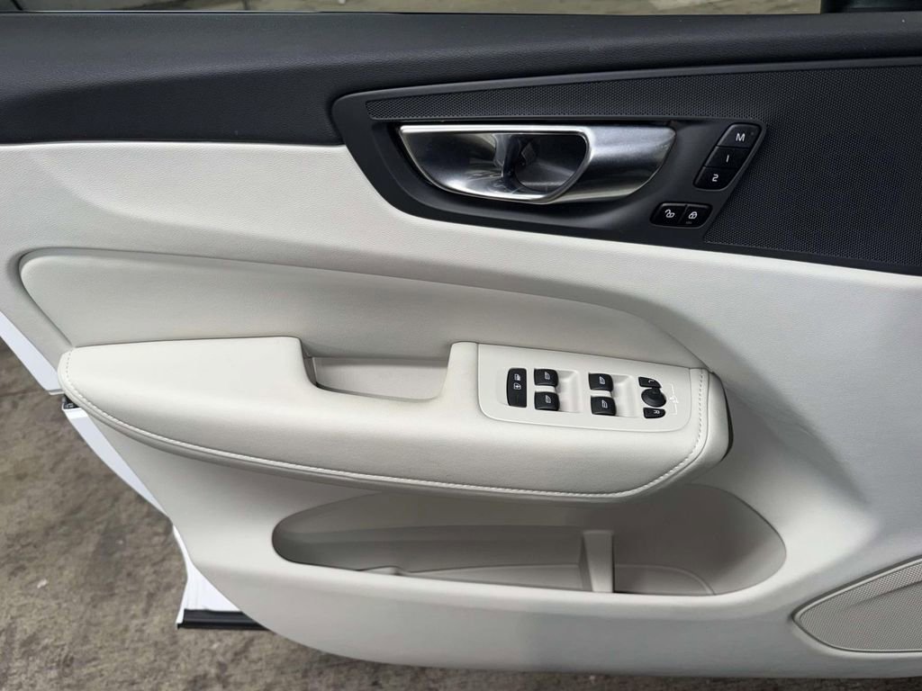Used 2025 Volvo XC60 T8 Plus w/ Climate Package image 20