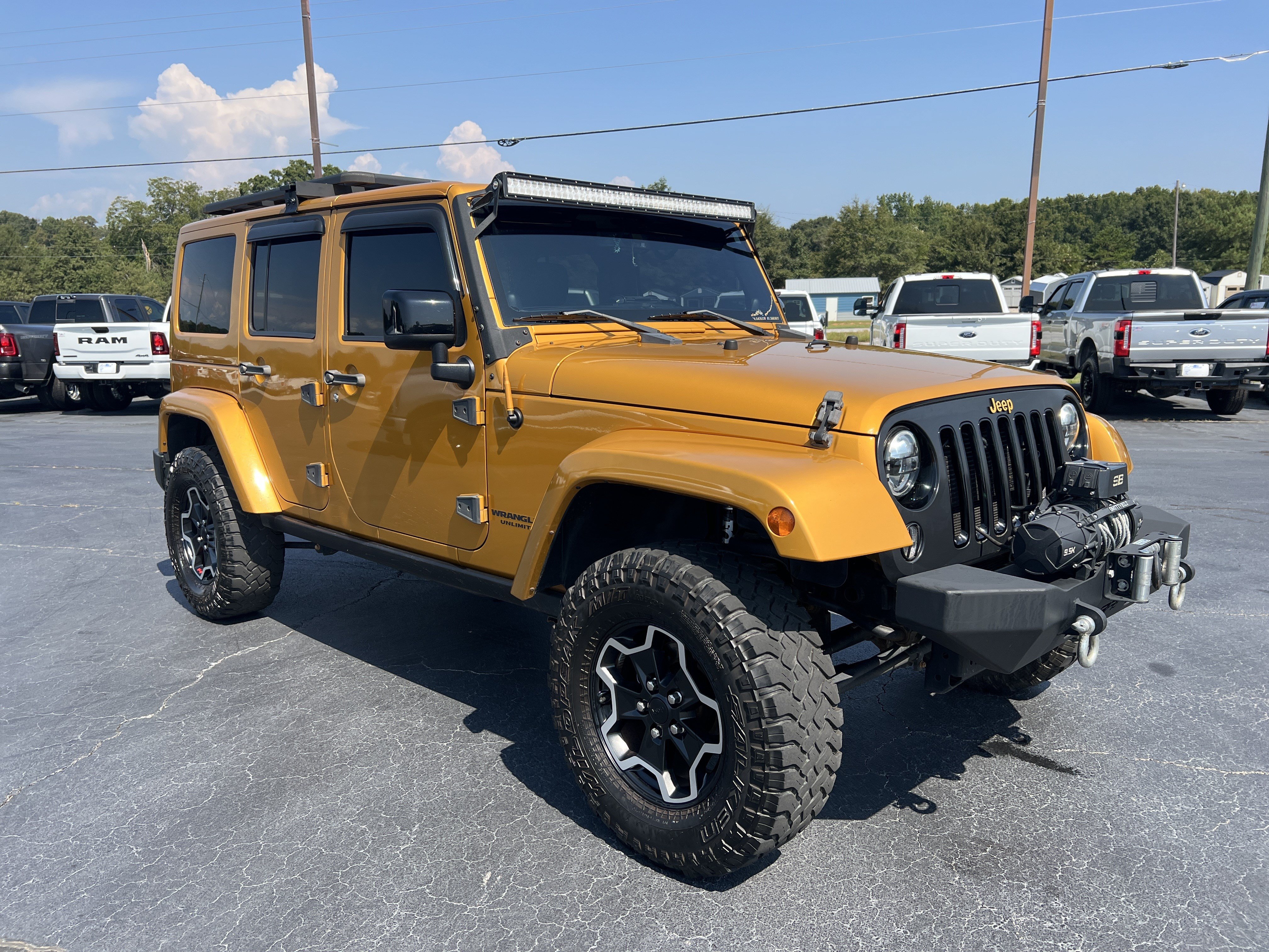 Used 2014 Jeep Wrangler Unlimited Sahara AWD/4WD image 4
