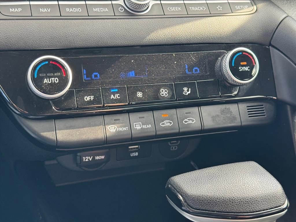 Used 2024 Hyundai Elantra SEL image 20