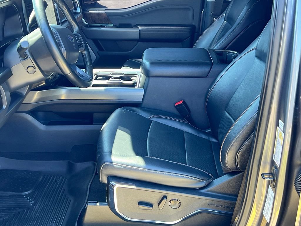 Used 2023 Ford F250 Lariat w/ Lariat Ultimate Package AWD/4WD image 24