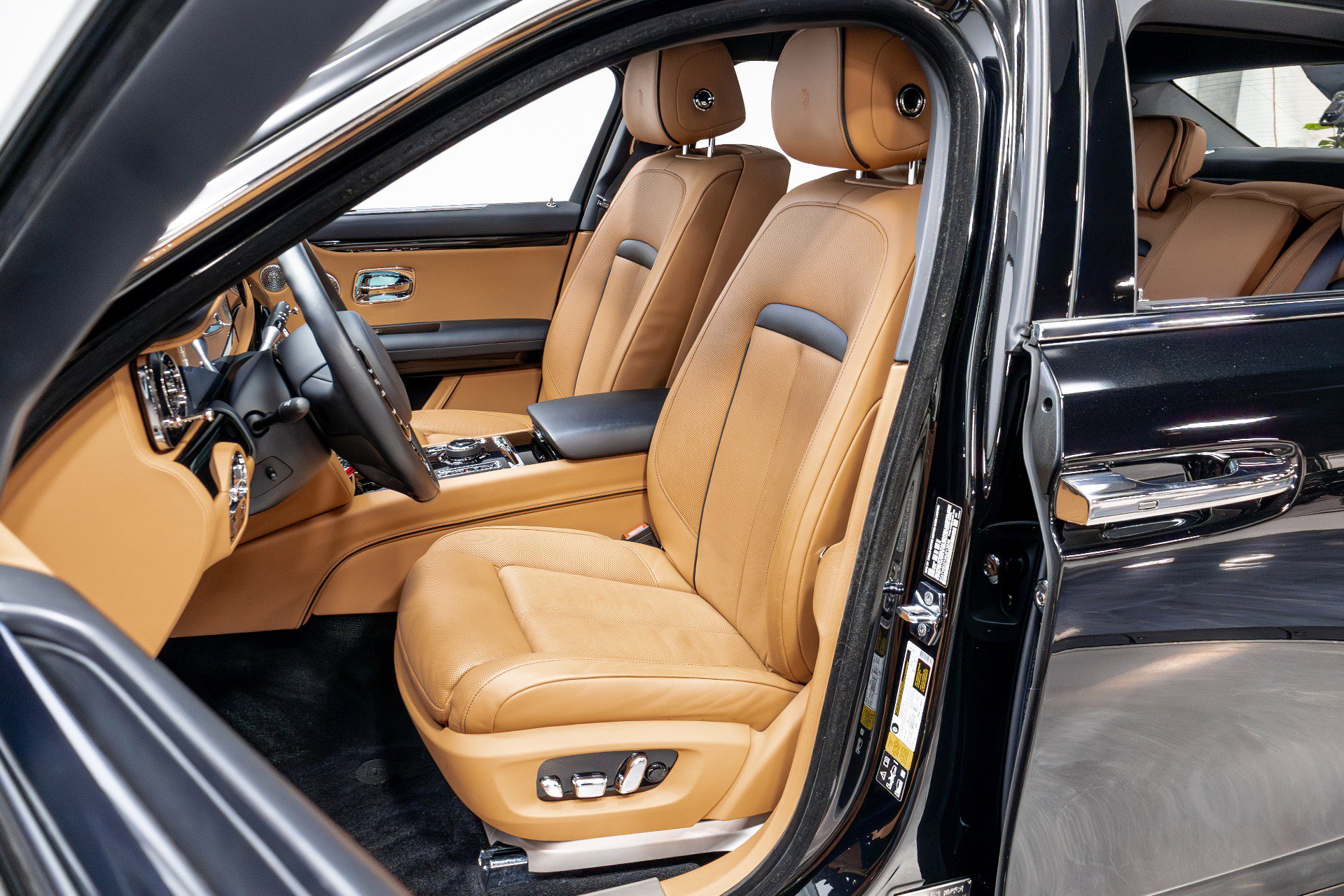 Used 2022 Rolls-Royce Ghost AWD/4WD image 7