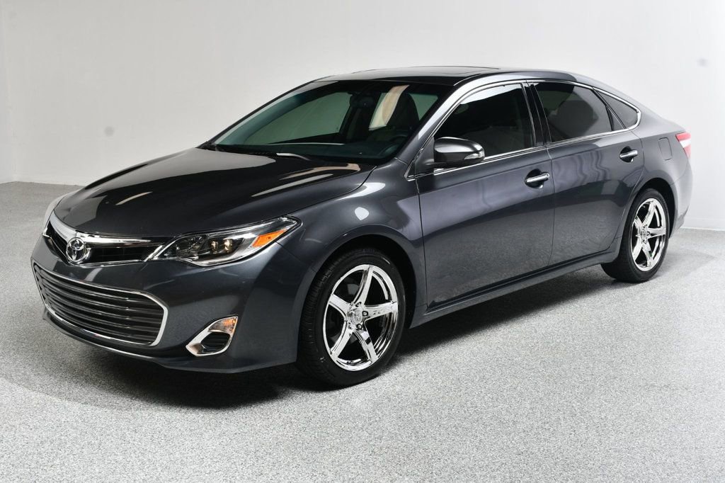 Used 2013 Toyota Avalon XLE Premium FWD image 2