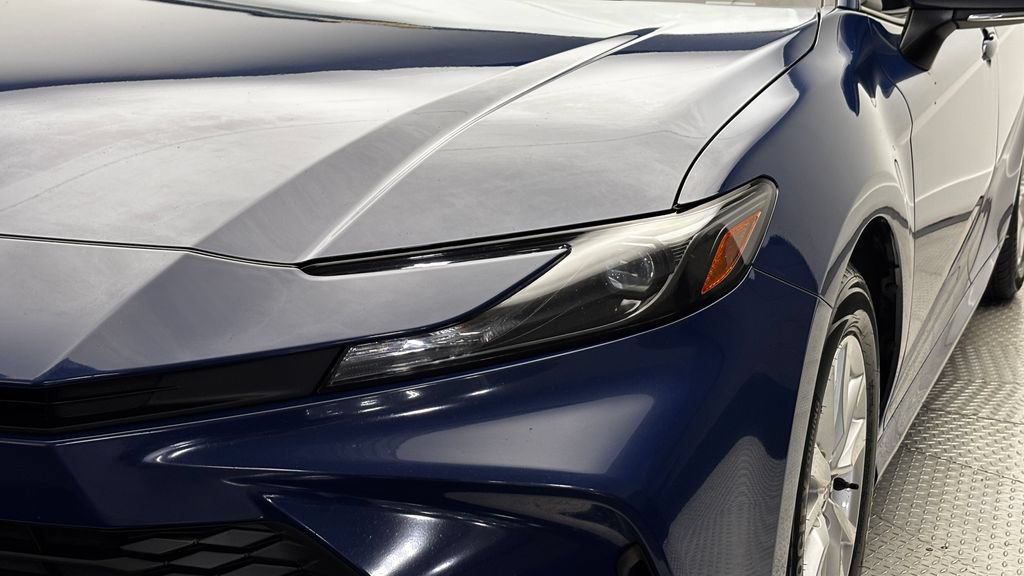 Used 2025 Toyota Camry LE FWD image 3