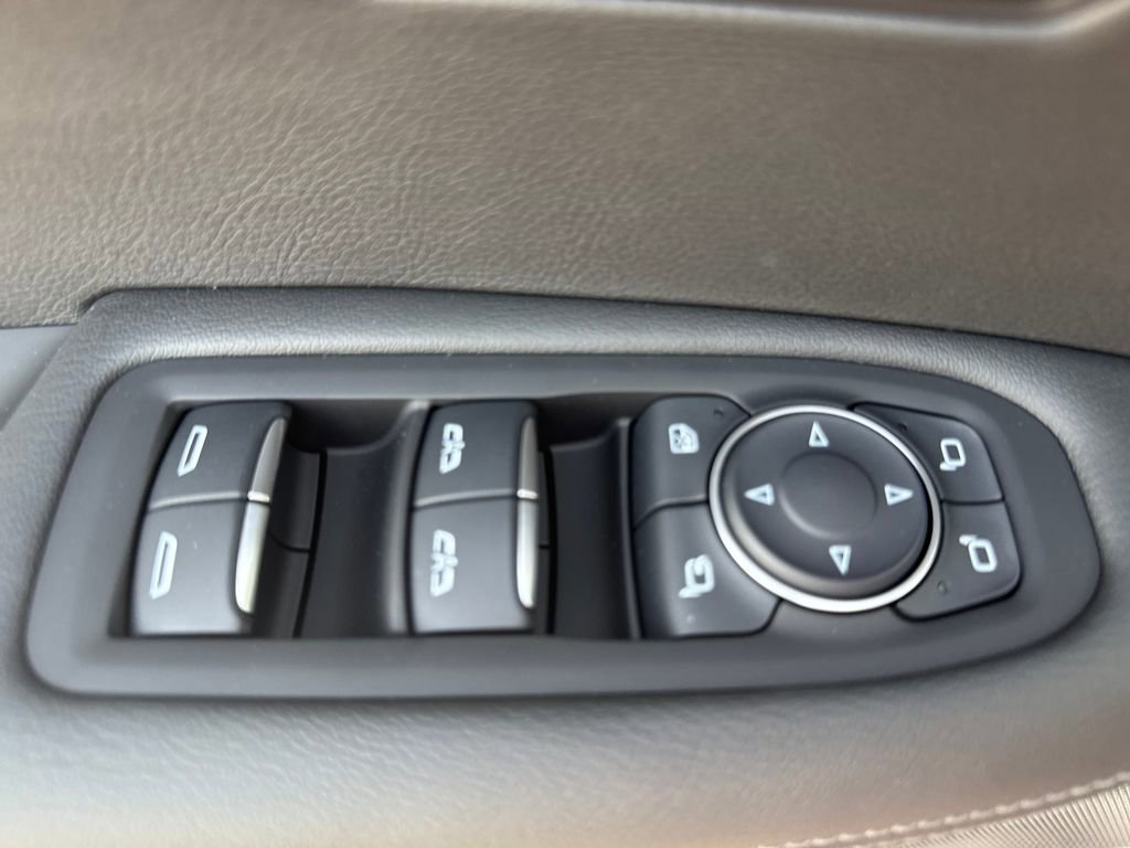 New 2025 Cadillac XT6 Luxury image 23